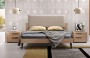 Camera da letto Lyra 19 - Letto Beta con piedi in legno e comodini Gemma