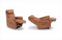 Poltrona relax Emilia con pediera aperta in posizione TV e reclinata in posizione relax